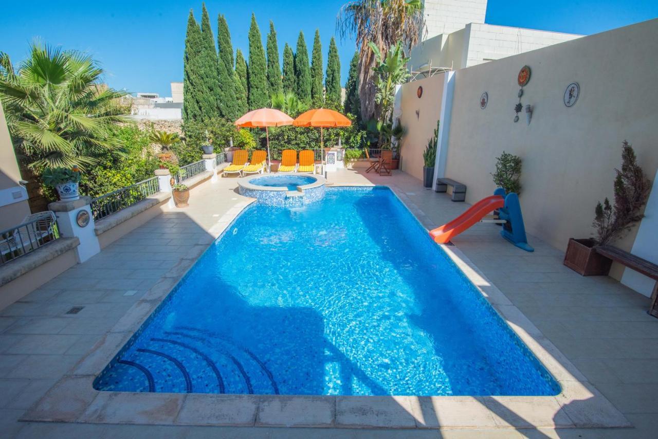 Central Villa Flatlet With Pool - Free Parking And Wifi Lija Eksteriør bilde