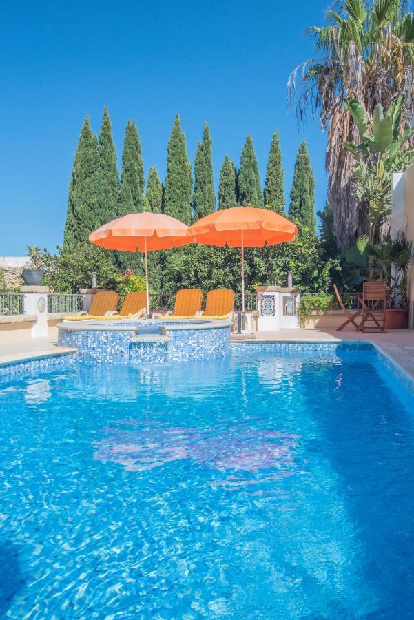 Central Villa Flatlet With Pool - Free Parking And Wifi Lija Eksteriør bilde