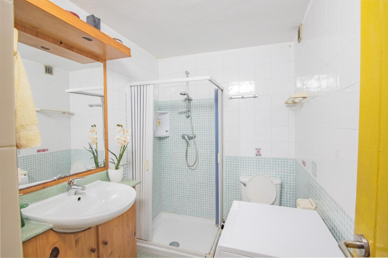 Central Villa Flatlet With Pool - Free Parking And Wifi Lija Eksteriør bilde