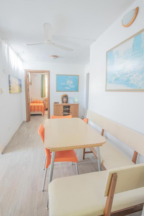 Central Villa Flatlet With Pool - Free Parking And Wifi Lija Eksteriør bilde