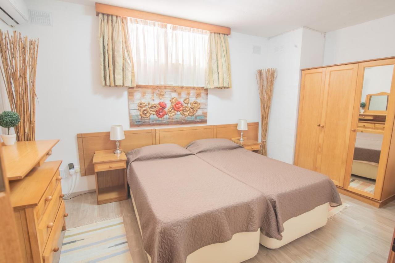 Central Villa Flatlet With Pool - Free Parking And Wifi Lija Eksteriør bilde